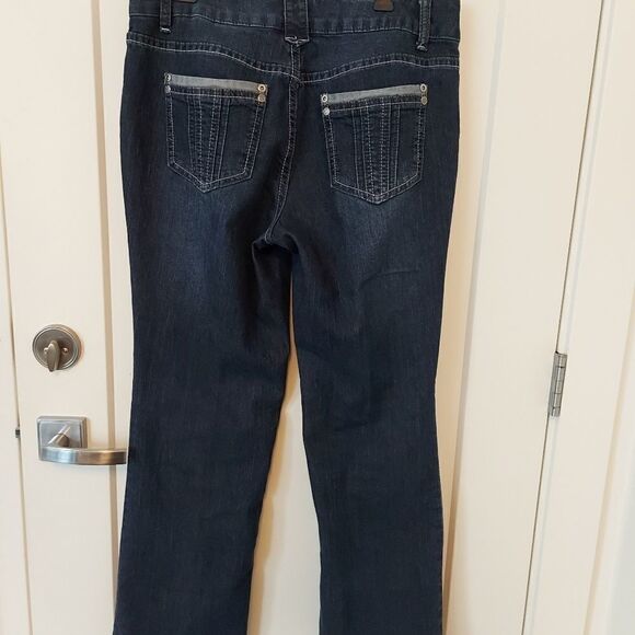 CHRISTOPHER & Banks Jean's - Picture 4 of 7